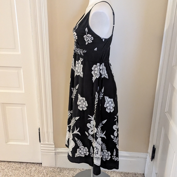 Y2K Uniti Casuals black and white Hawaiian print dress size M - Picture 2 of 8